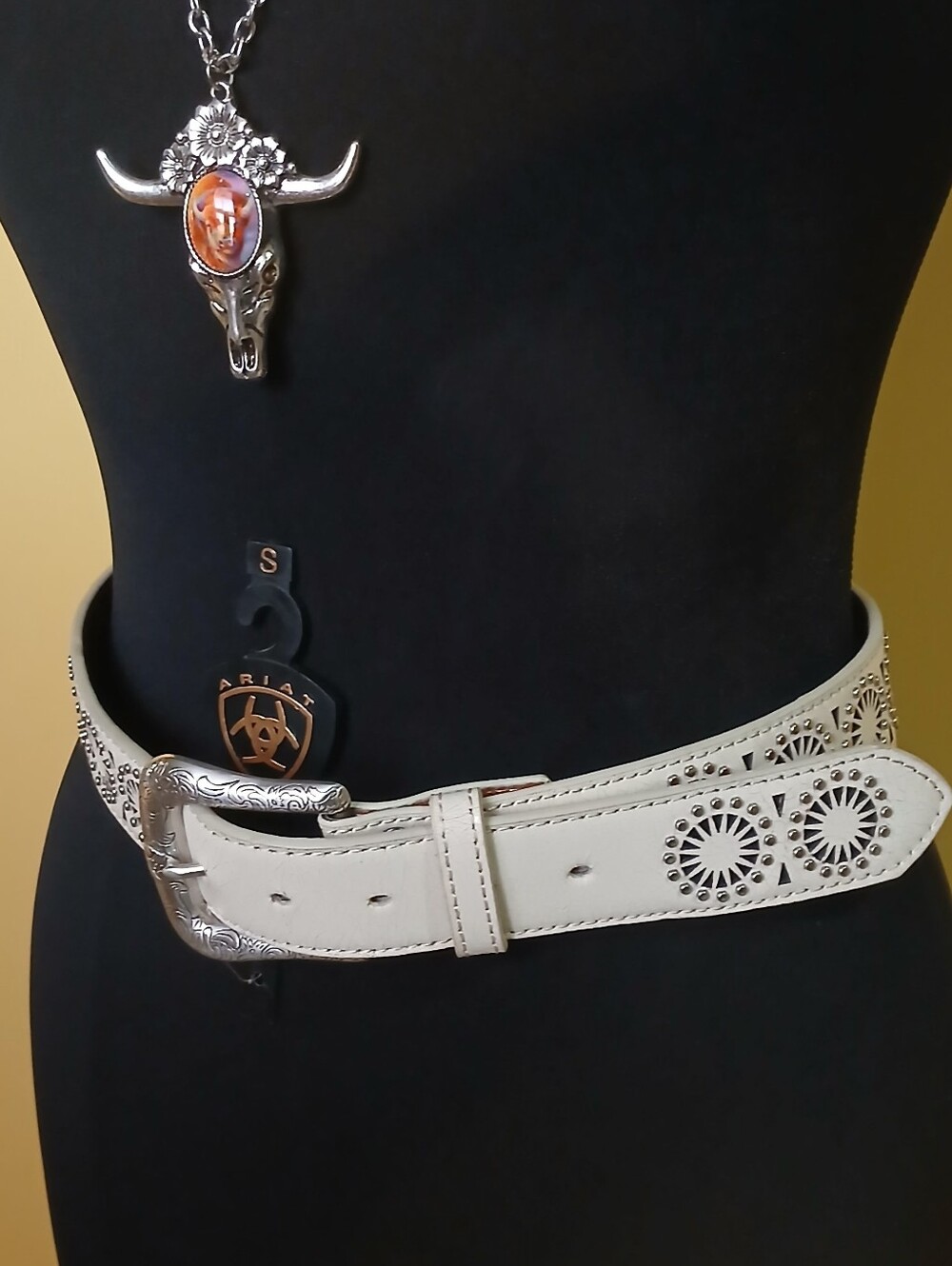 Ariat Cream Leather Laser-Cut Belt with Silver Tooled Buckle